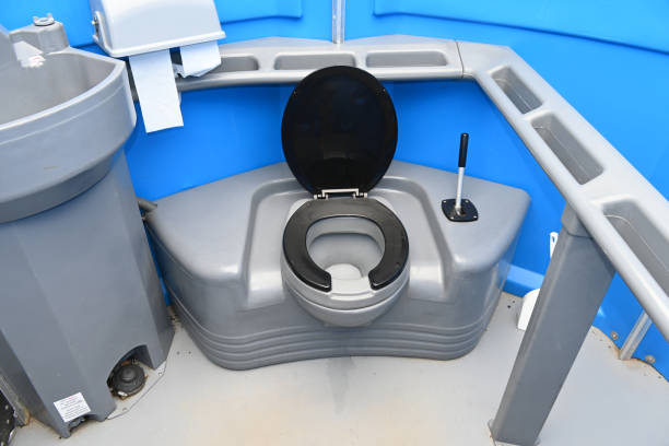Best Luxury portable toilet rental  in Edina, MO